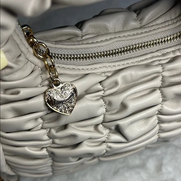 Juicy Couture- Cream Quilted Handbag with Gold Accents & Key chain - Picture 5 of 15